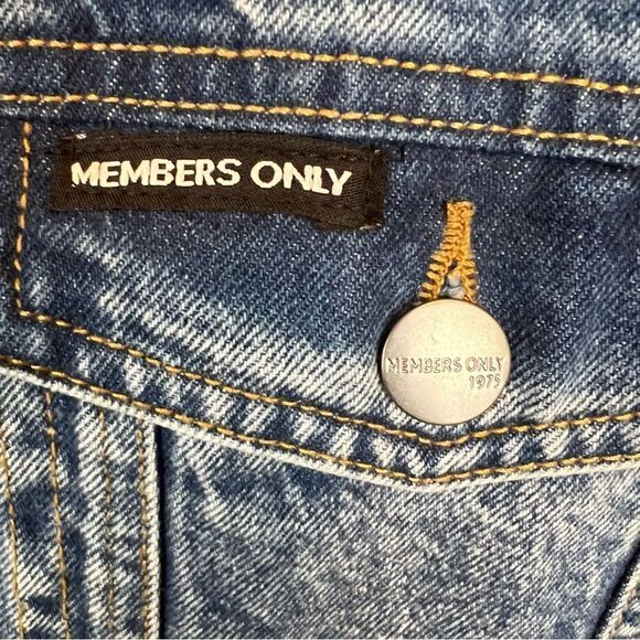 Members Only Nickelodeon Spongebob Denim Trucker Jacket - Picture 5 of 16